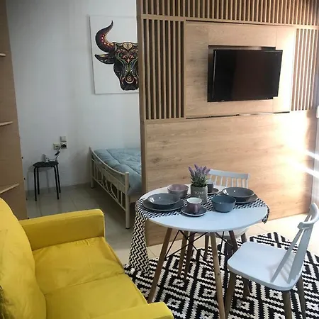 아파트 Bull House , Luxurious & Cozy. *